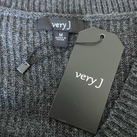 NWT very J women’s oversized charcoal sweater w/open shoulders 3/4 sleeves M - Picture 4 of 6